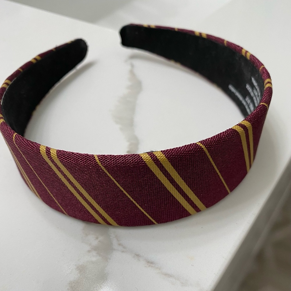Wizarding World of Harry Potter Gryffindor headband